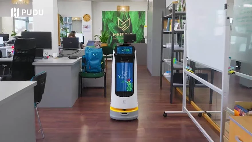 普渡清洁机器人办公楼宇应用